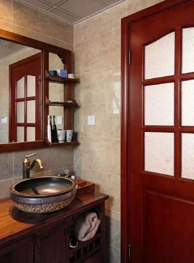 139平美式三室两厅,一进门玄关把人迷住,电视墙更是实用极了!