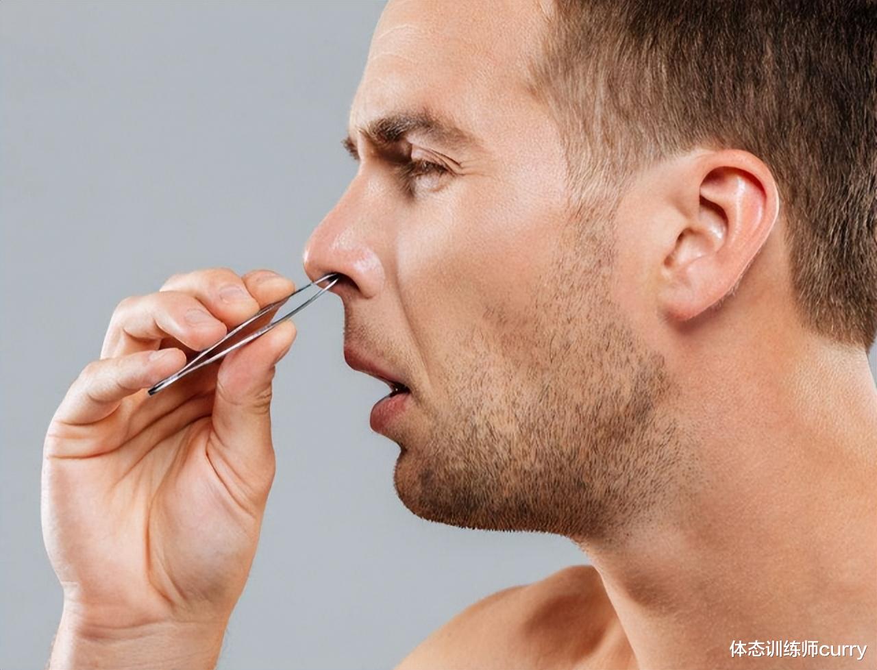 |鼻毛往外窜的男人，有什么不同之处？鼻毛旺盛说明了什么？