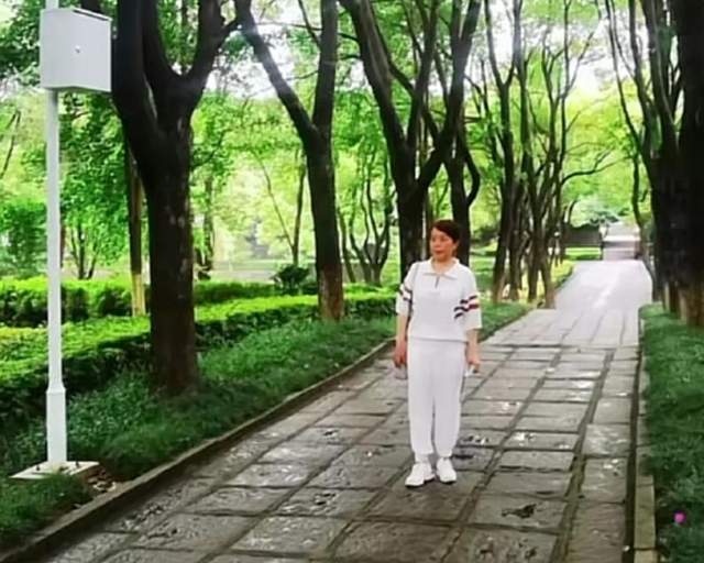 九江|想开了？云昊直播中谈论小姨许敏心情，称不再期待姚威回九江定居