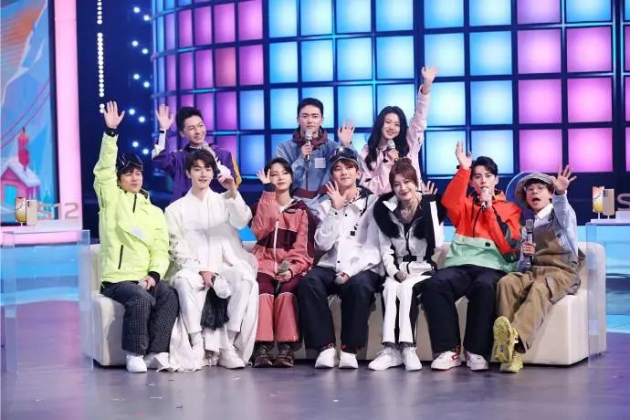 何炅|《快乐大本营》整改之后，快乐家族全部散了，何炅搭档AI机器人