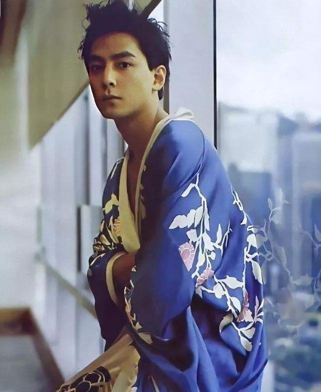 帅哥|“顶级帅哥”还看90年代！10位香江男星，个个面如冠玉，气质绝伦