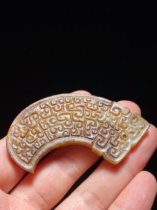 和田玉籽料|春秋 和田玉籽料受沁 龙形冲牙 玉觿 挂件 把件