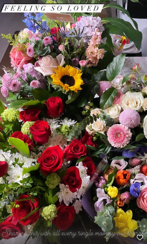 谢婷婷|谢婷婷罕晒大量母女合照，三岁女儿长腿初显，感谢朋友陪伴过母亲节