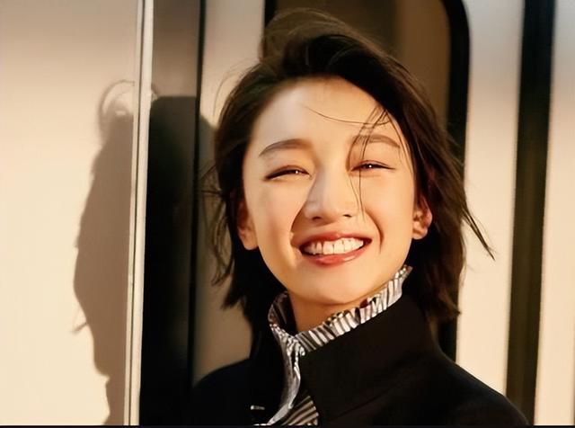 周冬雨|华少采访周冬雨:你姥爷去世时,你很伤心吧?周冬雨:我非常高兴