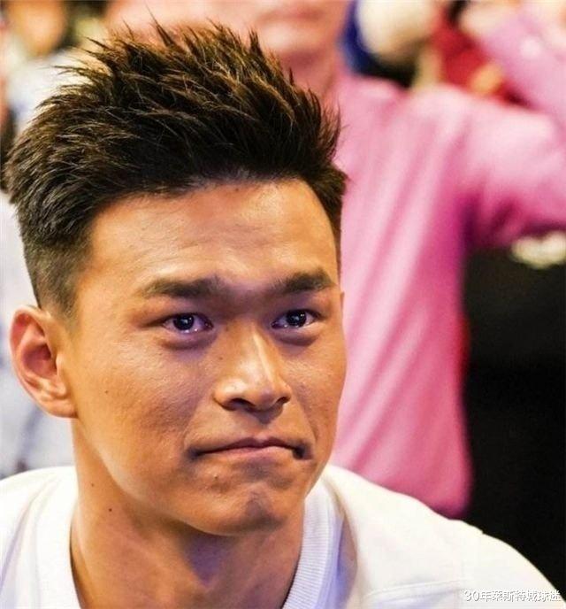 斯蒂芬·库里|孙杨被禁赛仍想游泳！被举报疑似违规训练后，晒游泳视频令人心疼