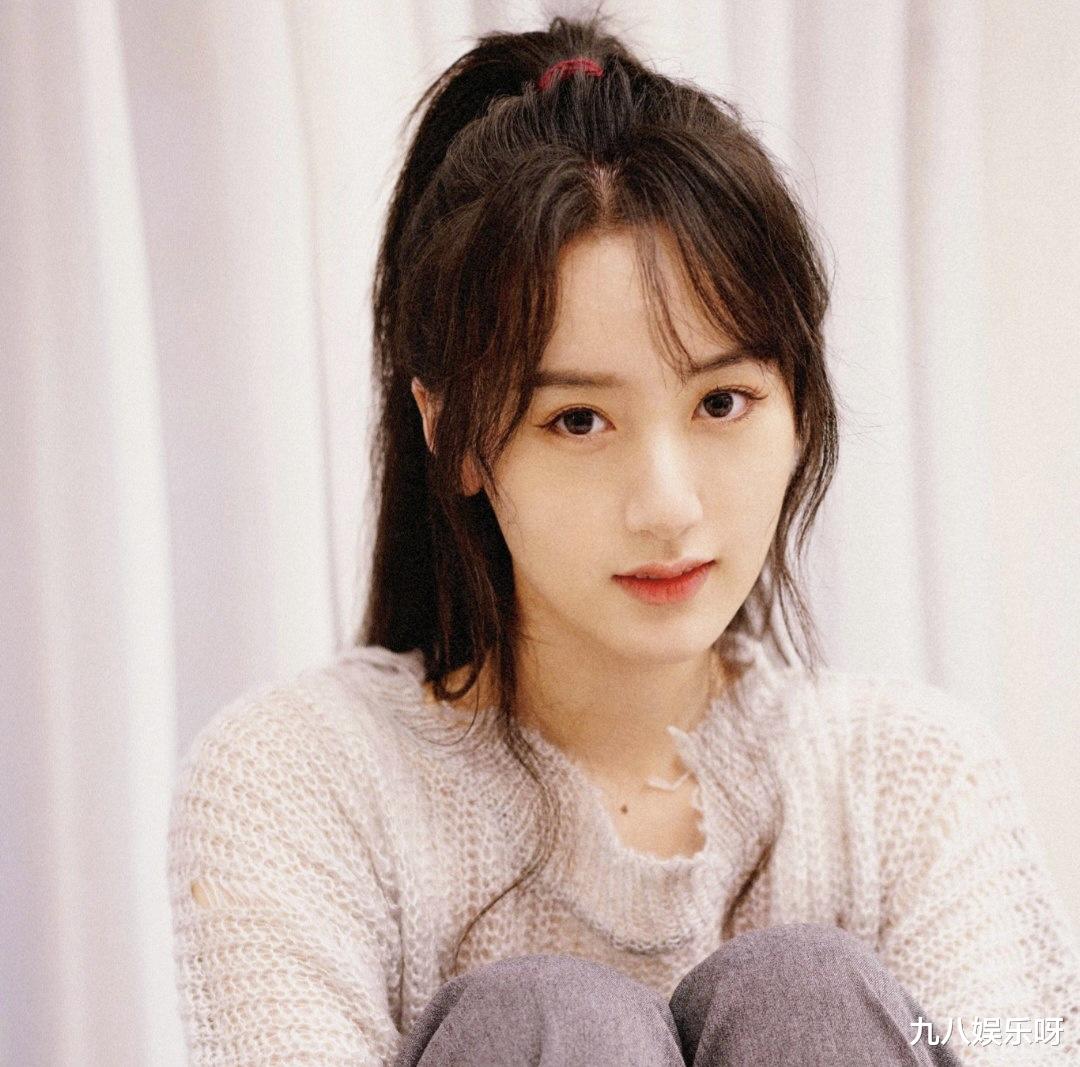 袁冰妍|欢瑞艺人集体拜年,袁冰妍在榜被质疑试水,网友不买账