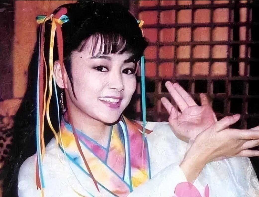 张建亚|张建亚：小木匠变身大导演，与女星张瑜离婚后甘当“模范前夫”