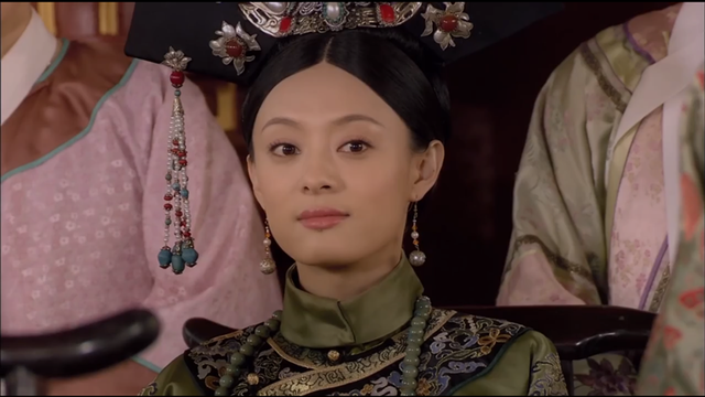 华妃|甄嬛传：家世显赫的华妃竟不通诗书，华妃以前也是差生