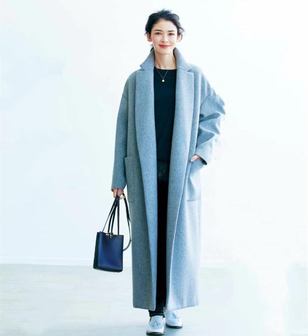 短发 经过对比才发现,比变老更可怕的是穿打底裤、短发烫卷,土得嘞