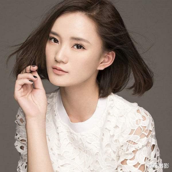 周也|17岁爆红，从“红苹果女主”到“卖货柜姐”，她怎么落魄成这样了？