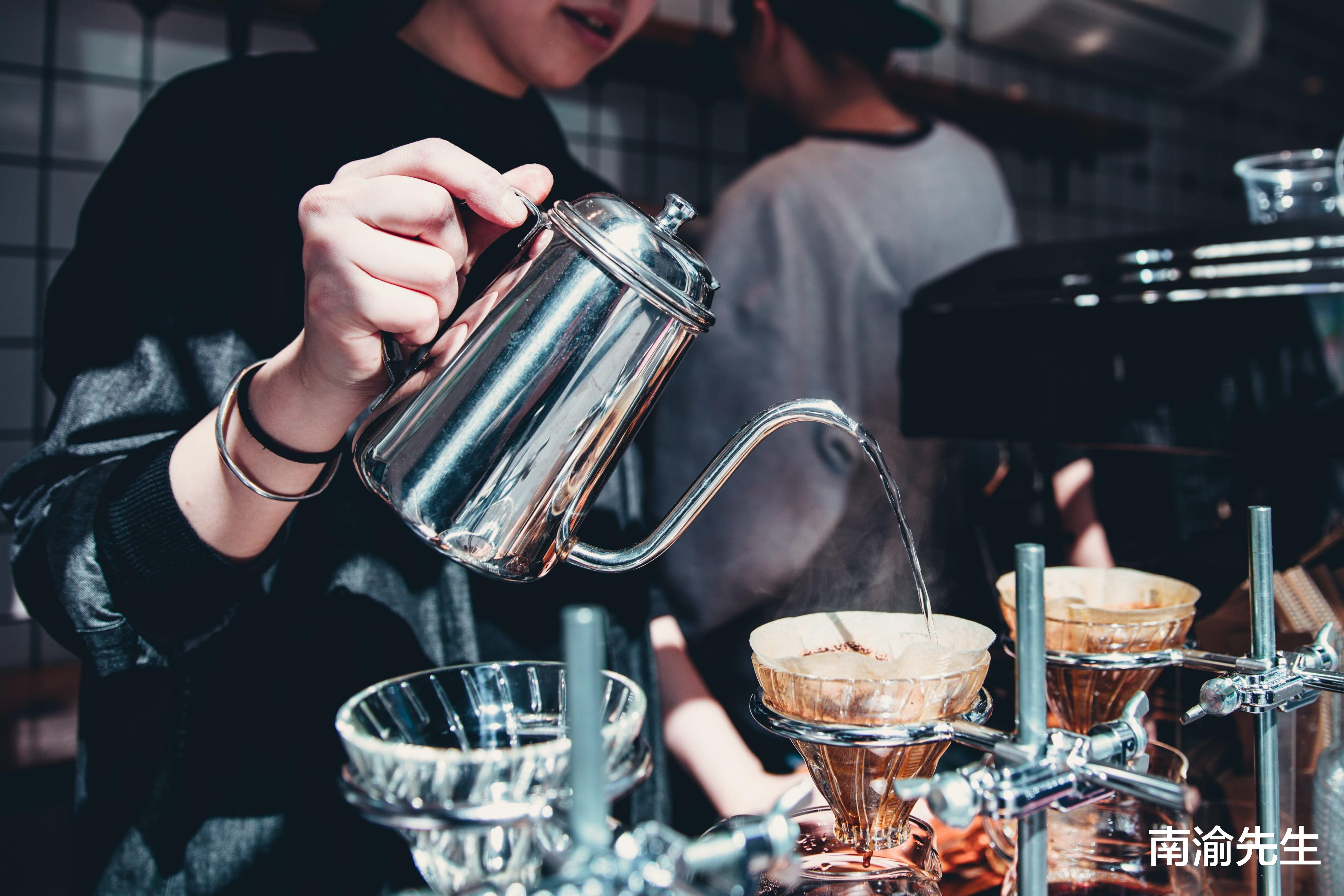 抚顺|水瓶座 2002年 职场运势分析