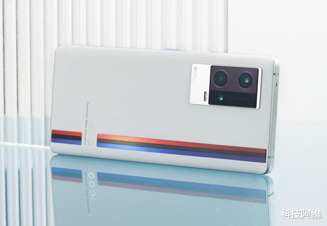 iqoo10|iQOO10，你好，iQOO8 Pro，再见！