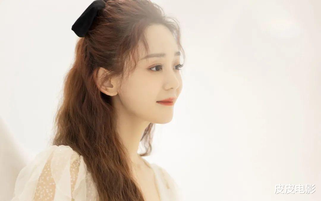 杨蓉|有颜值,有身材,又有金主,却死活捧不红,这20位女星成名太玄学