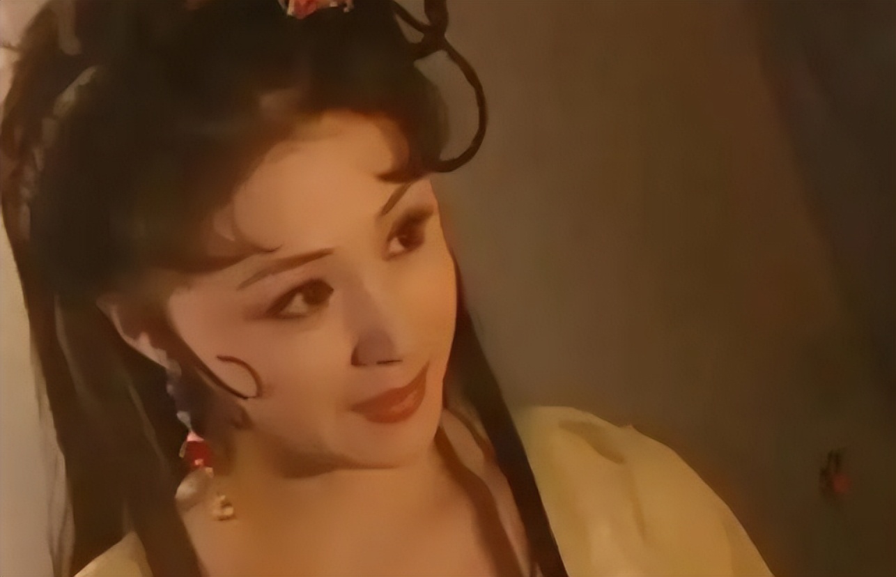 王澜|年轻时美若天仙，中年后却成了土大妈，这几个发福女明星让人惋惜