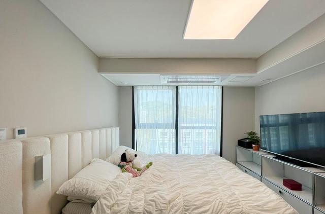 90顶楼,上下2层还带阁楼、露台,小夫妻俩装修下住也太爽了!