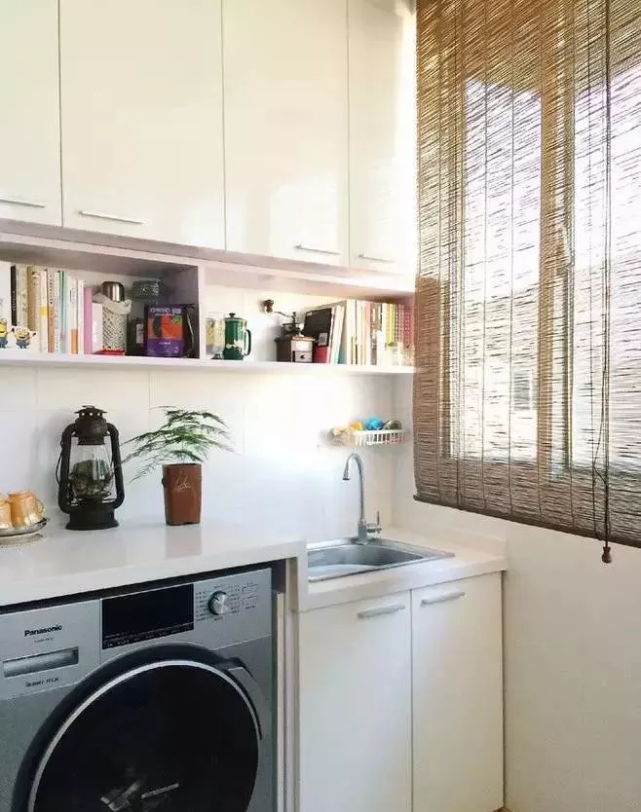 还蹲在卫生间洗衣服?别傻了,看别人在阳台的洗衣台多好!