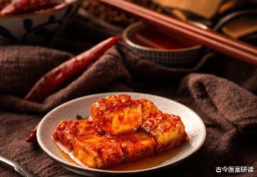 胃癌|“藏盐大户”被扒出,是食盐的10倍,医生:不想胃癌找上门,少吃