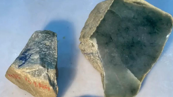 翡翠|大哥不远千里只为拿下梦中“情”料，想不到起货后的手镯竟这般恬静