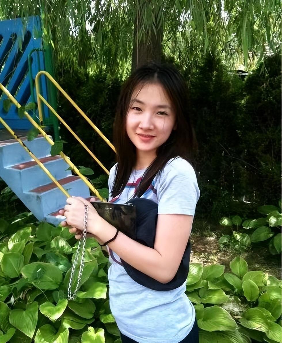 朱亚文|朱亚文与潘禹彤分手后：他娶妻生俩娃，她嫁圈外人低调做妈妈