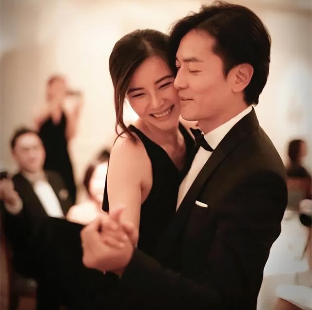 grace|54岁郑伊健久违现身,穿6千厚底鞋留中长发