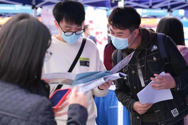 纳税义务人|企业设置的招聘条件有多离谱？因户籍是河南，90后小伙求职遭拒绝