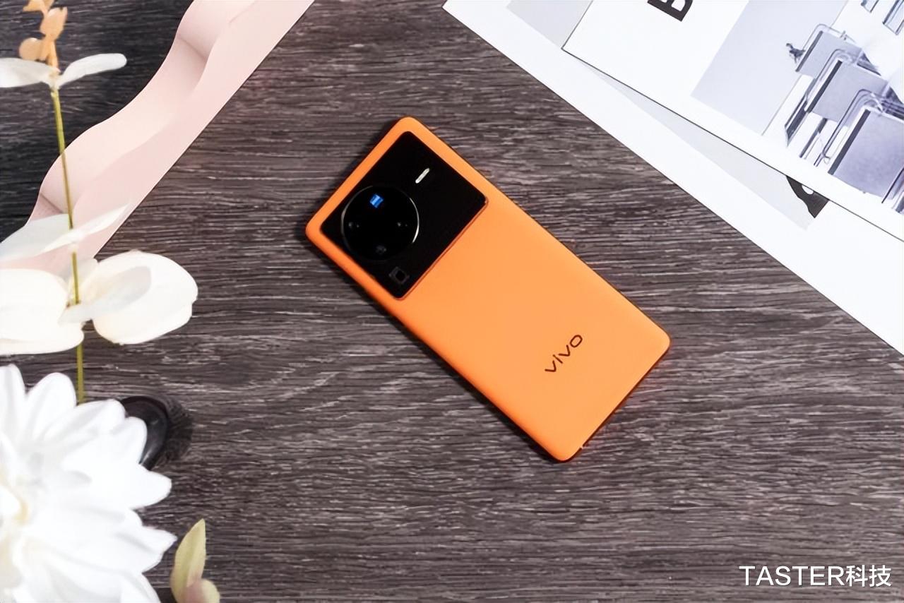 小米科技|性价比不输小米！天玑9000+蔡司影像，vivo X80系列首销开启