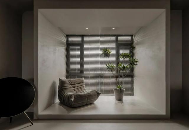 230㎡极简高级灰,连天花板都刷成灰色,设计效果很独特