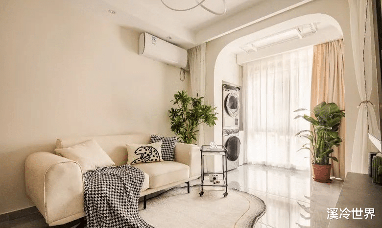 看多了“王心凌男孩”的欧式别墅,甜心教主自己家长啥样?