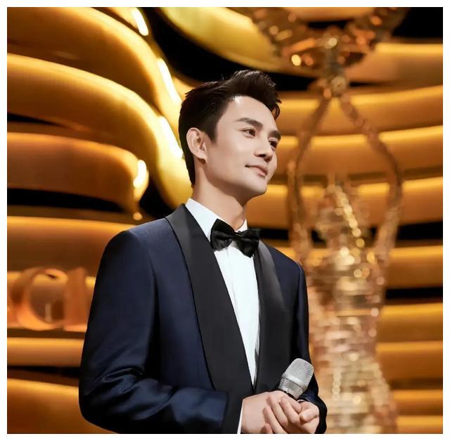 金鹰男神王凯父亲肺癌离世后, 他查出肺部阴影, 红不红已不重要