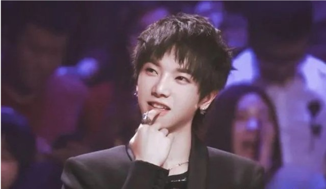 华晨宇|动脸动到“面目全非”的4位明星，华晨宇陈小纭上榜