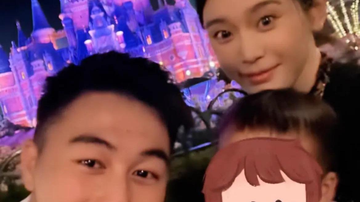 奚梦瑶|奚梦瑶晒一家三口同框照，画面幸福满满，玩二次元变脸特效太搞笑