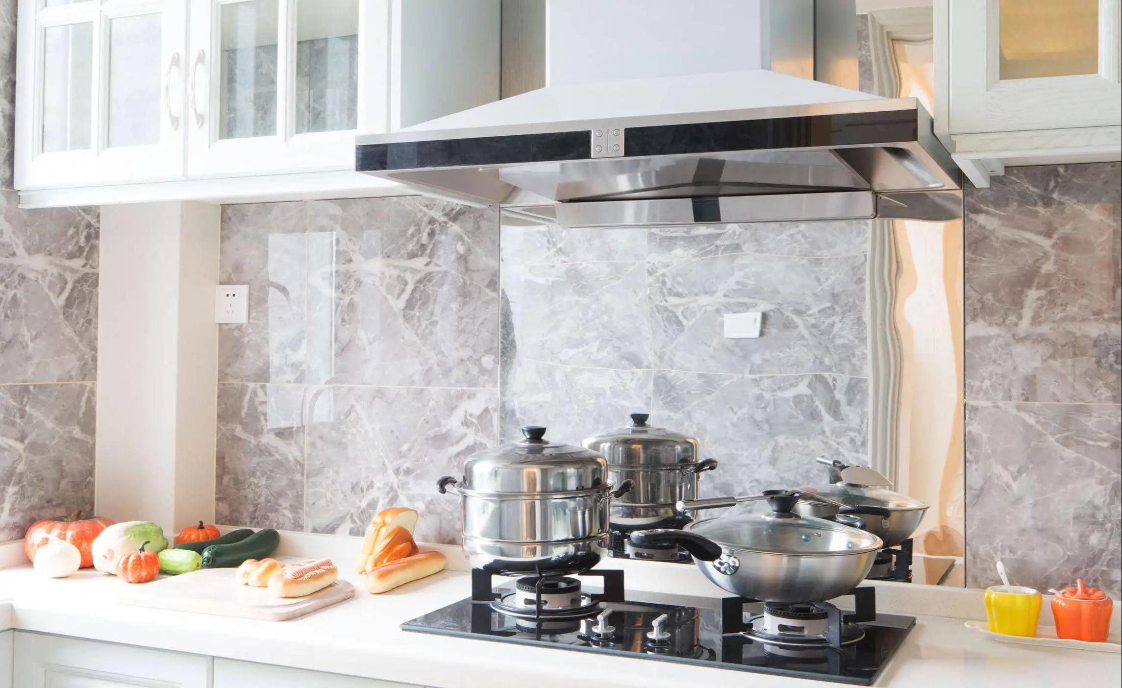 越来越多人放弃油烟机,机智的人都集成灶,功能齐全还不占地方