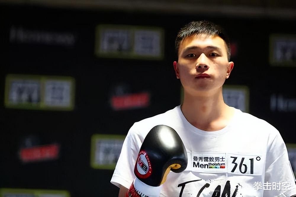 徐灿|痛心！徐灿被打伤致肋骨骨折，比赛被迫延期，中国职业拳击太难了
