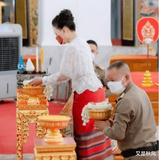 乌汶叻|泰王长姐罕见公开亮相，婚姻不幸儿子早逝，71岁的她宛如少女