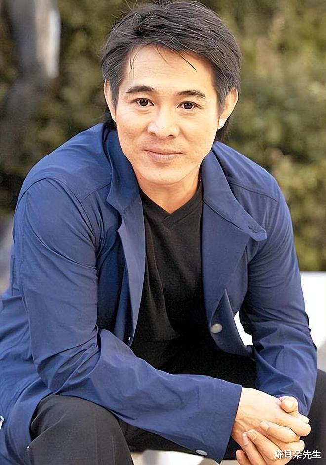 蔡少芬|蔡少芬评价李连杰,他可以单手引体向上,身体不倾斜,不用钢丝绳