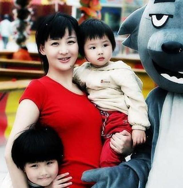 买红妹|生完二胎就被离婚，买红妹只能变更强，今她已是孙楠高攀不起的人