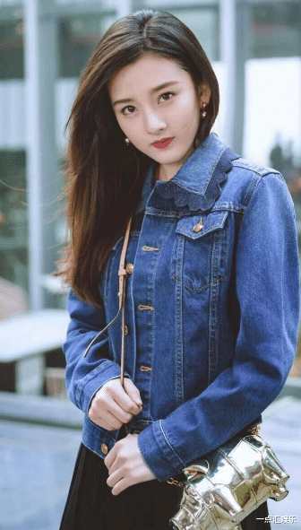 宋祖儿|宋祖儿为拍戏喝马桶水，吃瓜群众问是什么味道，其回复尽显高情商