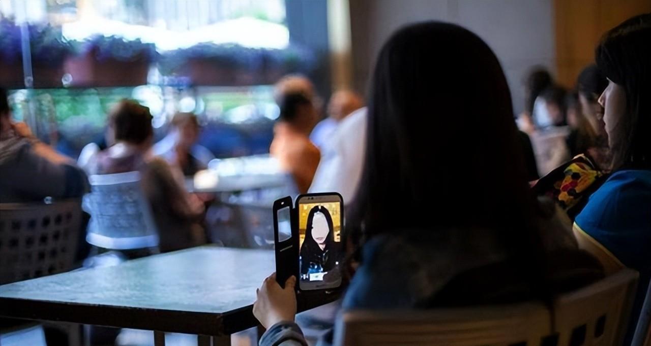 |回顾：导演沈先生落网，靠拍小视频年入百万，女主角都很清纯漂亮