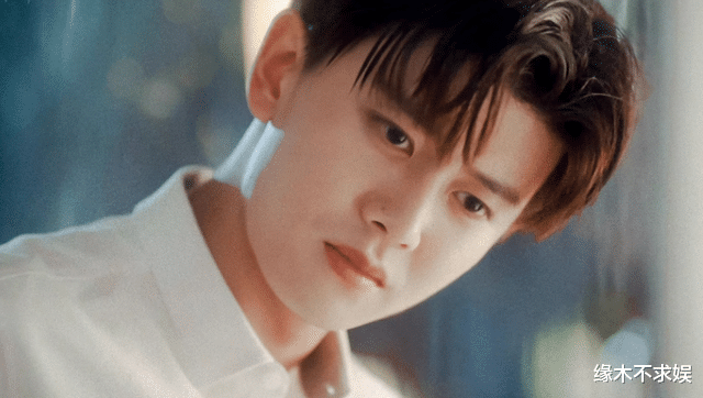 任嘉伦|任嘉伦被晒早前活动生图,状态引发关注,拍摄者:我更喜欢他古装