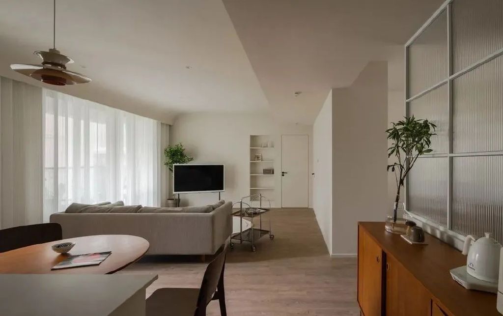 110㎡极简奶油风,温暖了母女二人的三餐四季