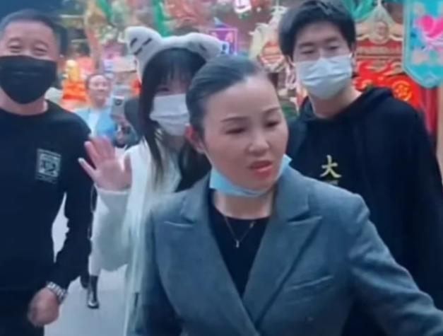 孙悦|孙卓与孙悦互怼，咒其三天内得痔疮，却评论错人，卓妈这次没护短