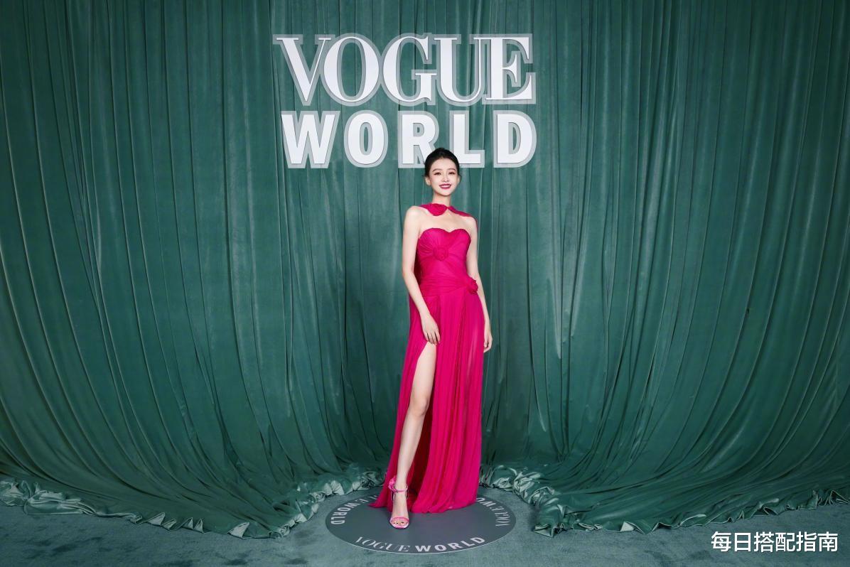 孙怡|孙怡真是“人间富贵花”!穿高开叉长裙气质惊艳,有身材就是任性