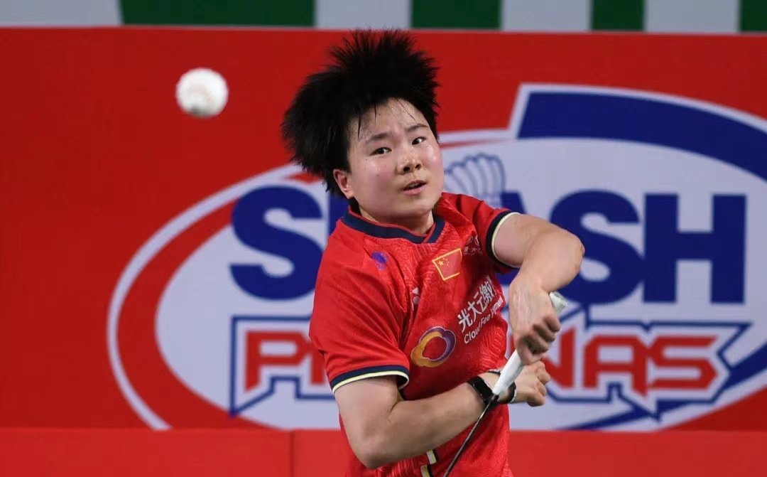 何冰娇|连赢三场速胜！国羽3-0横扫印尼晋级尤伯杯4强，何冰娇逆转黑马