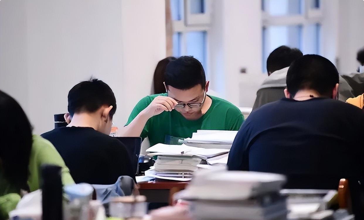 招聘|到底招不招?河北某公务员岗位招聘条件太离谱,竟无一人报名参加