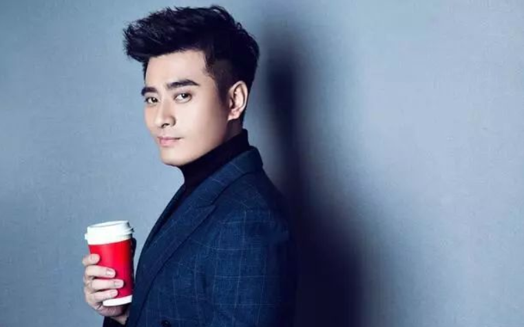 陈龙|陈龙，红不了的明星！胶水厂工人出身，三度合作胡歌也未成功