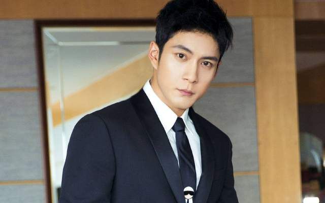 张若昀|圆脸小花背叛鹅厂?韩东君不愿合作张若昀?何超莲陈都灵撕上了?