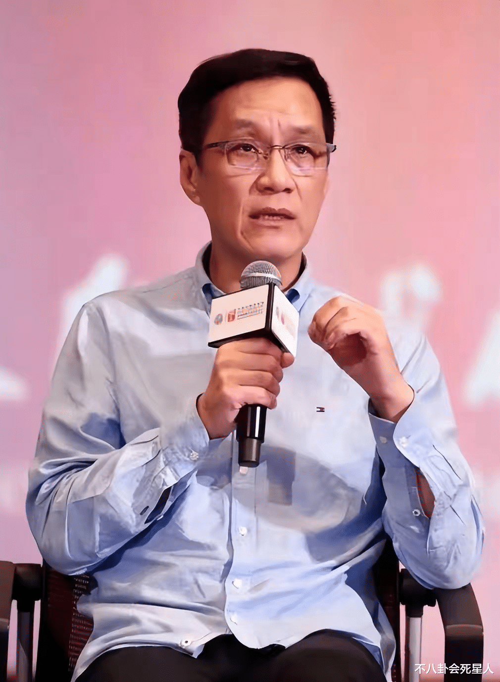 周润发|12位60+男星群像:周润发佝偻如80,吕良伟一身腱子肉似小伙