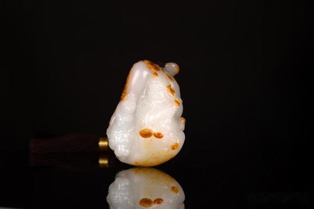 |红皮白肉 洒金皮 和田籽料 生财有道 苏工玉雕大师之作