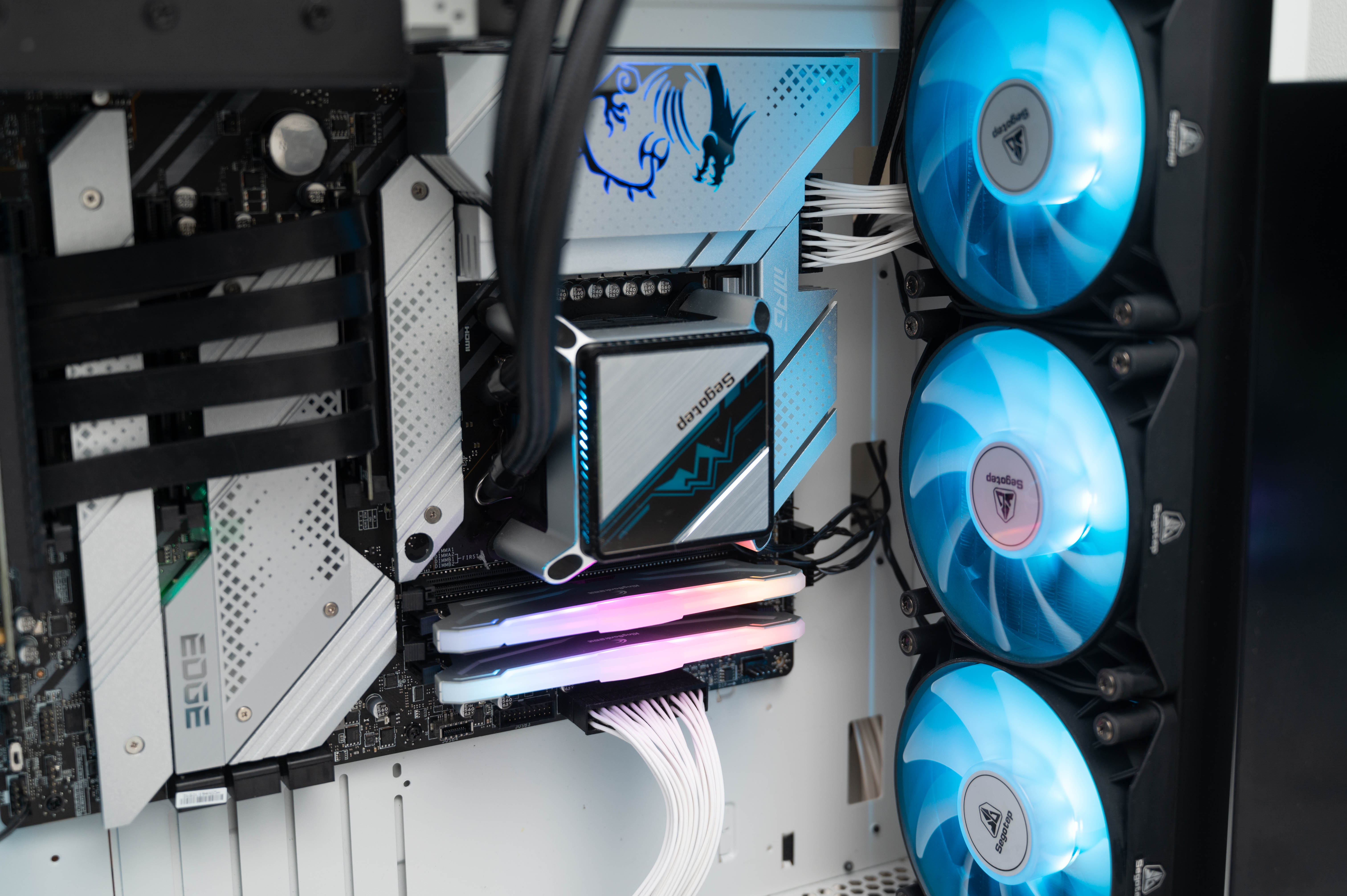 三星|400多入手金百达RGB电竞内存套条，竟然是三星原厂颗粒