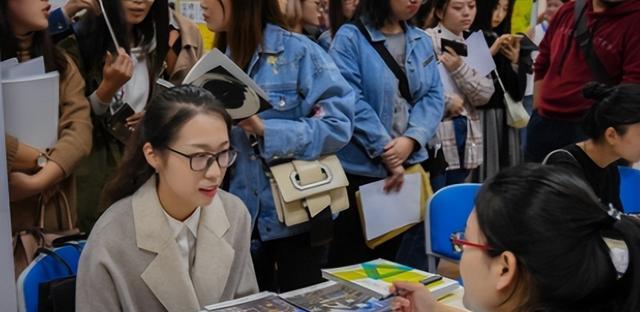 招聘|“好笑，才6000底薪，还和我耍花招？”毕业生讽刺企业招聘套路